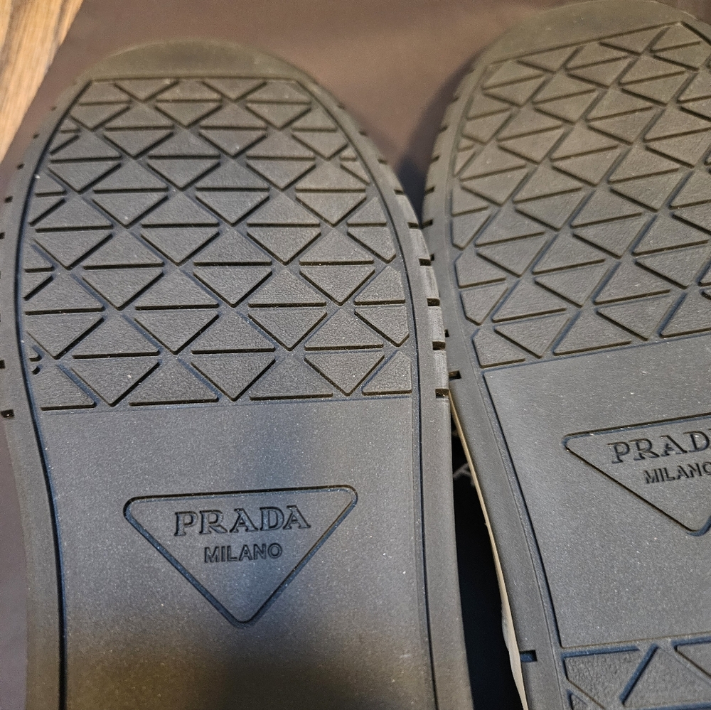 PRADA Women’s ‘Downtown’ Logo Leather Sneakers Black & White Size 38 - Picture 9 of 10
